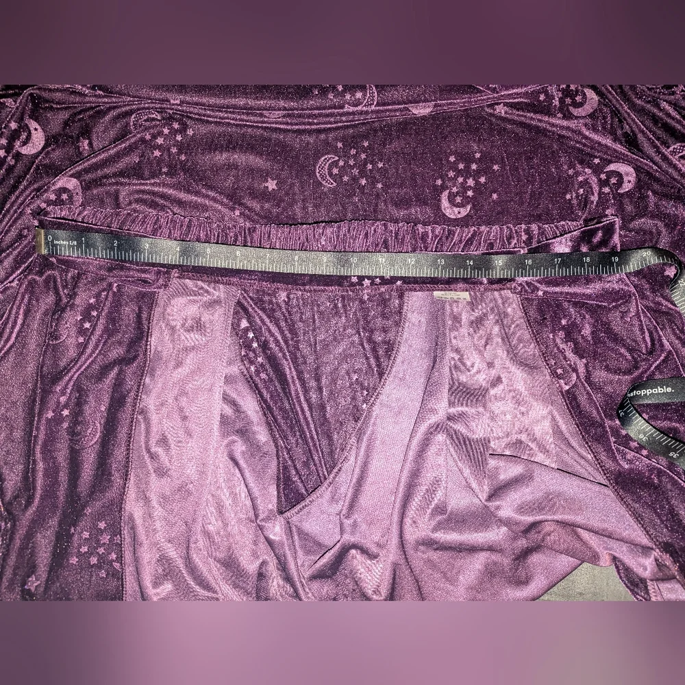 SPIRIT Plus Purple Velvet Cape with Moon & Stars - Picture 5 of 7